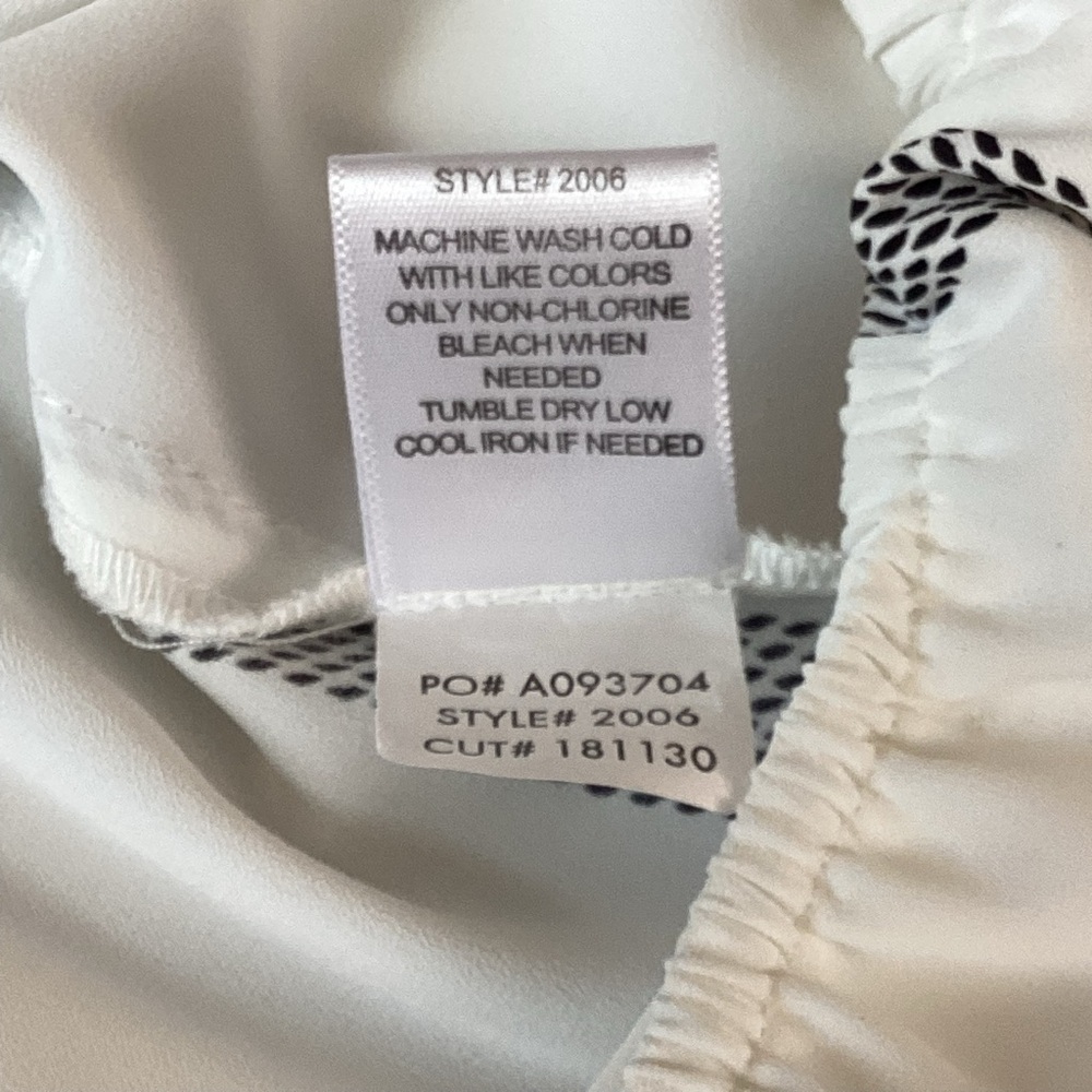 41 Hawthorn White and Black Boxy Blouse with Mandarin Collar - Picture 10 of 11